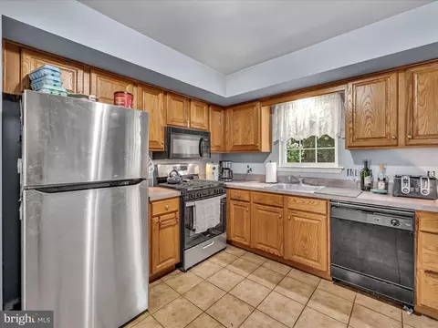 610 Frederick St, Reading, PA 19608 photo 7