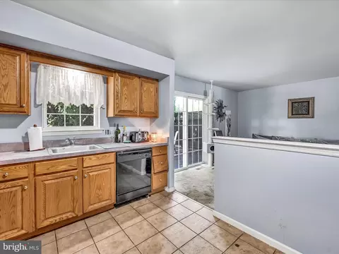 610 Frederick St, Reading, PA 19608 photo 8