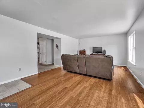 610 Frederick St, Reading, PA 19608 photo 6