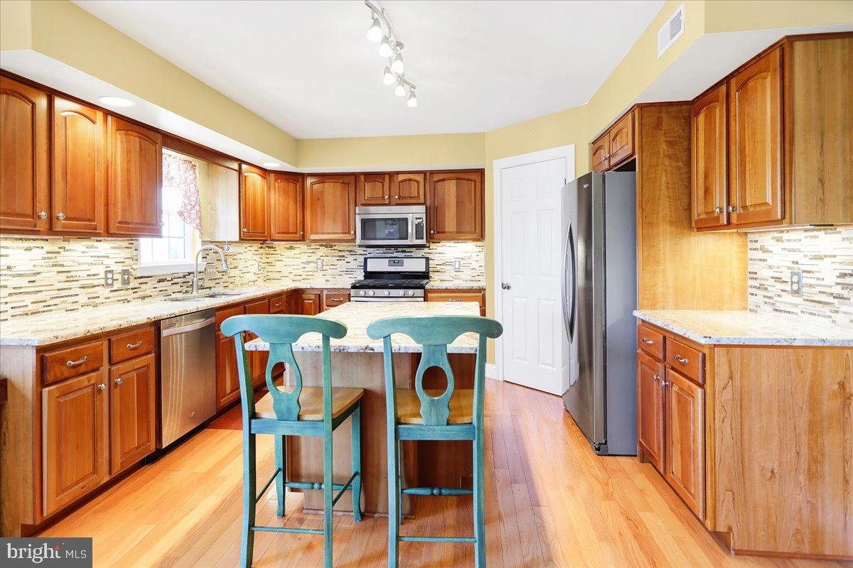 Kitchen - 907 Billy Dr, Sinking Spring, PA 19608 photo 2 of 4
