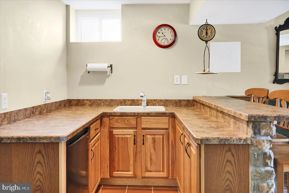 Kitchen - 907 Billy Dr, Sinking Spring, PA 19608 photo 4 of 4