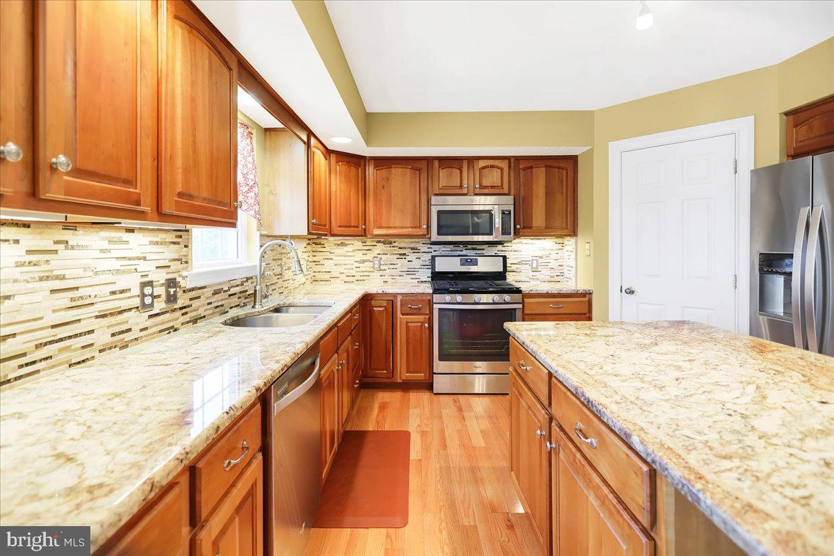 Kitchen - 907 Billy Dr, Sinking Spring, PA 19608 photo 3 of 4