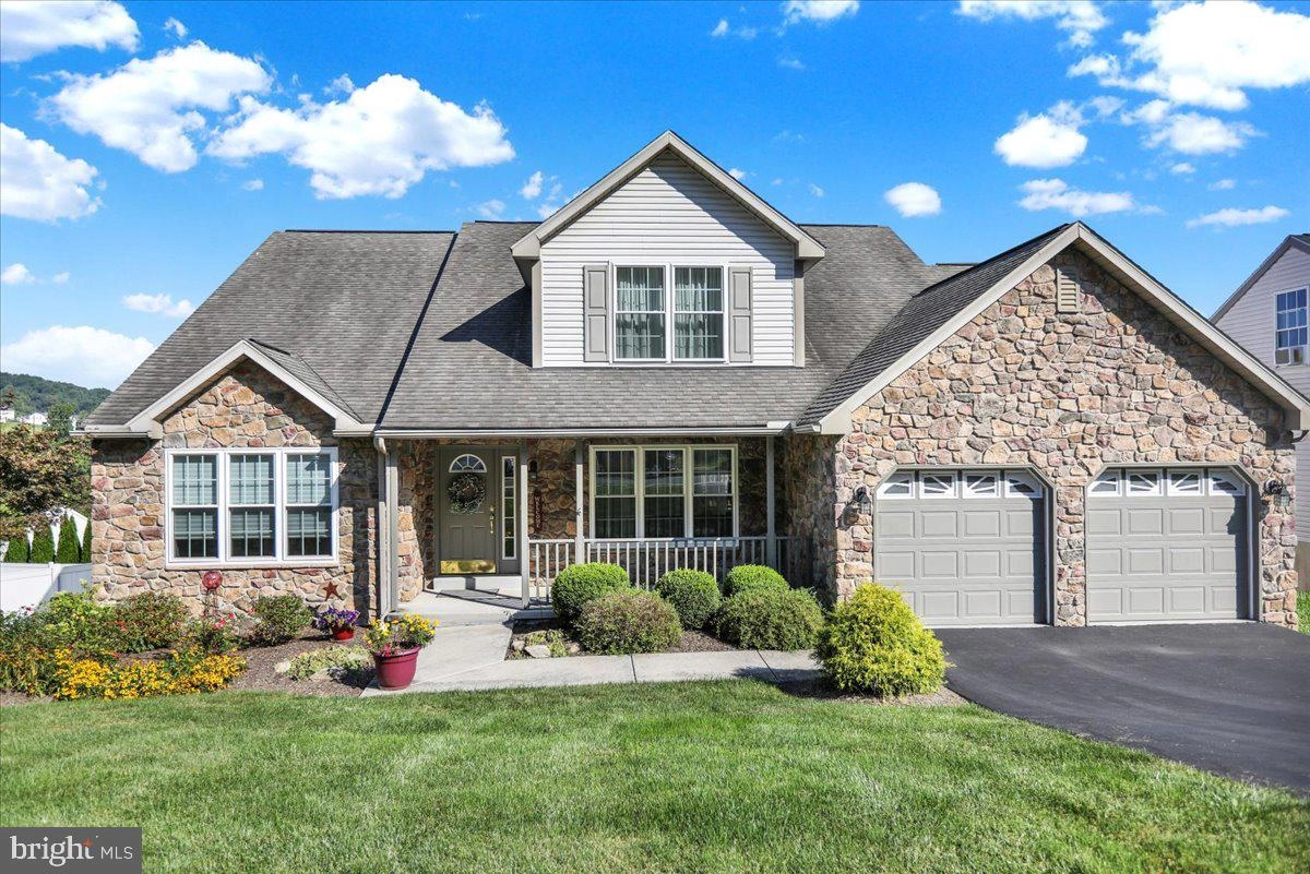 Exterior - 907 Billy Dr, Sinking Spring, PA 19608 photo 1 of 9