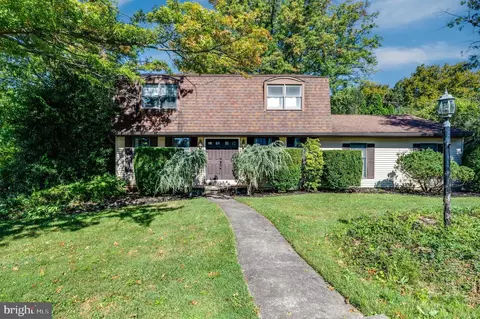 37 Ironstone Dr, Reading, PA 19606