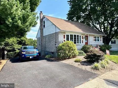 Exterior - 1122 Broadway Blvd, Reading, PA 19607 photo 4 of 8