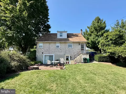 Exterior - 1122 Broadway Blvd, Reading, PA 19607 photo 6 of 8