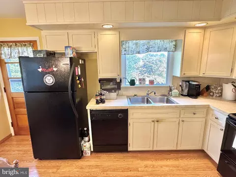 Kitchen - 1122 Broadway Blvd, Reading, PA 19607 photo 3 of 4