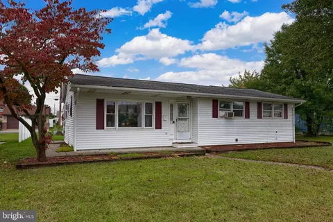 311 W Arch St, Fleetwood, PA 19522