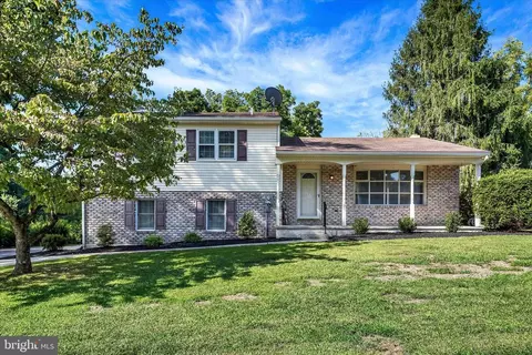 124 Russell Ave, Douglassville, PA 19518