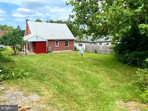 Exterior - 905 Crestview Ave, Reading, PA 19607 photo 6 of 9