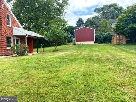 Exterior - 905 Crestview Ave, Reading, PA 19607 photo 3 of 9