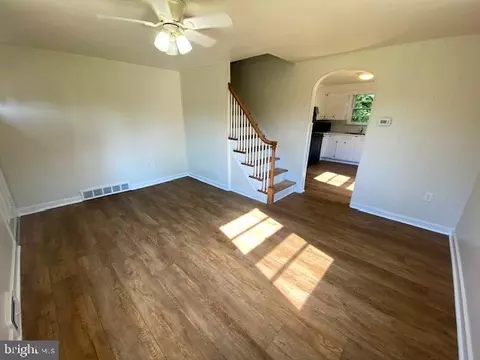 Living - 905 Crestview Ave, Reading, PA 19607 photo 2 of 2