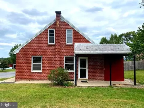 Exterior - 905 Crestview Ave, Reading, PA 19607 photo 8 of 9