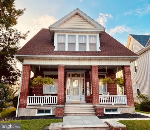 115 E Washington St, Fleetwood, PA 19522