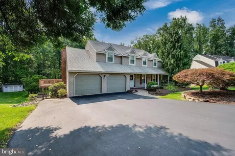 4514 Hilldale Rd, Reading, PA 19606
