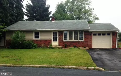 305 Harry Ave, Robesonia, PA 19551