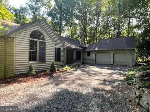 175 Whispering Pn Ln, Birdsboro, PA 19508