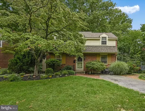 24 Beechwood Dr, Reading, PA 19606