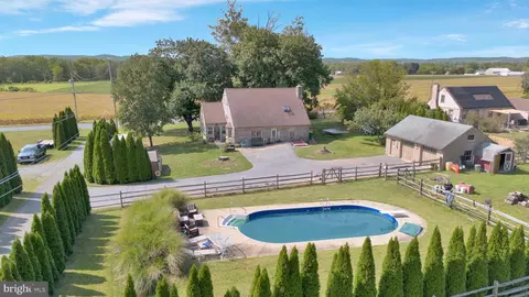 955 Manatawny Rd, Boyertown, PA 19512