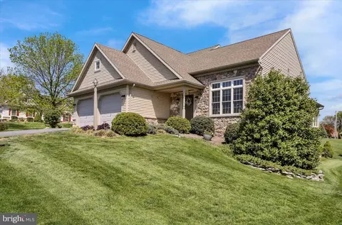 41 Begonia Ct, Womelsdorf, PA 19567