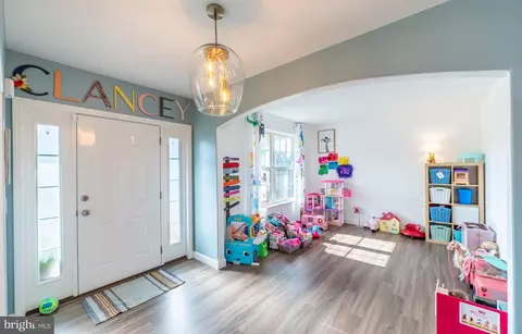 Entry Way - 638 Ebersole Rd, Reading, PA 19605 photo 1 of 20