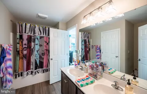 Entry Way - 638 Ebersole Rd, Reading, PA 19605 photo 18 of 20