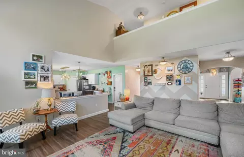 Entry Way - 638 Ebersole Rd, Reading, PA 19605 photo 6 of 20