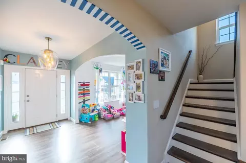 Entry Way - 638 Ebersole Rd, Reading, PA 19605 photo 5 of 20