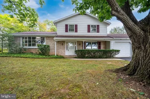 6 Heather Ln, Reading, PA 19601