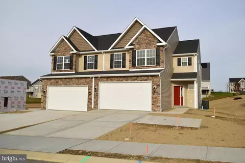 210 Sunglo Dr #( 111), Leesport, PA 19533