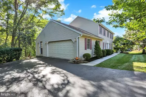 Exterior - 24 Golfview Ln, Reading, PA 19606 photo 7 of 8