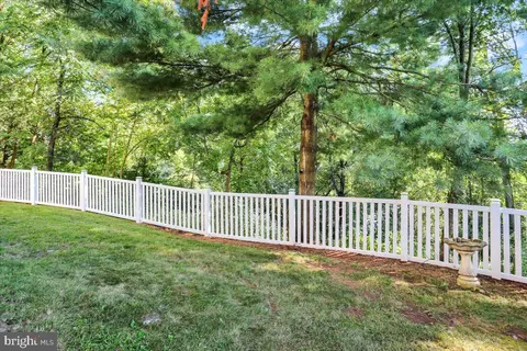 Exterior - 24 Golfview Ln, Reading, PA 19606 photo 5 of 8