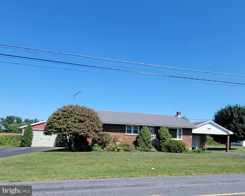 9341 Longswamp Rd, Mertztown, PA 19539