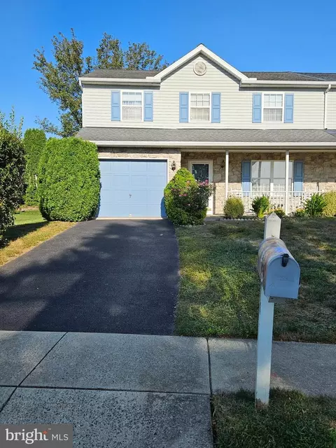 1035 Whitford Dr, Reading, PA 19605