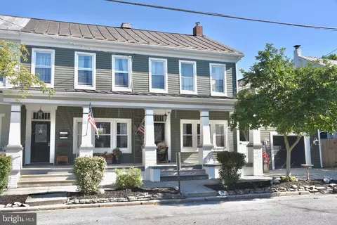 95-97 Main St, Womelsdorf, PA 19567