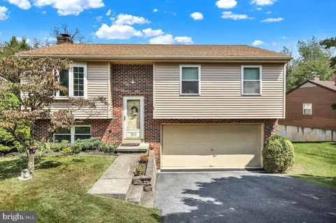 228 Wexham Dr, Reading, PA 19607
