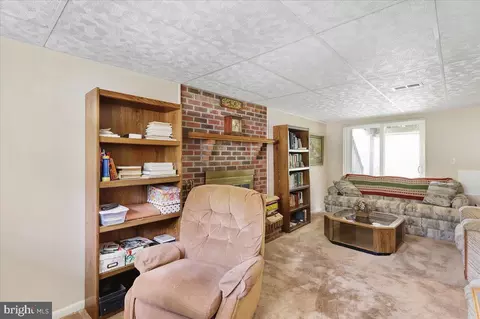 Living - 228 Wexham Dr, Reading, PA 19607 photo 3 of 3