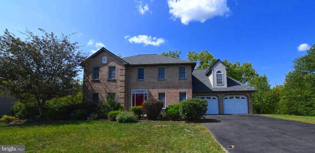105 Balsam Dr, Douglassville, PA 19518