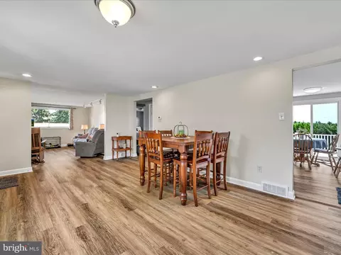 Dining - 15 Kings Blvd, Reading, PA 19607 photo 1 of 2