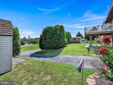 Exterior - 15 Kings Blvd, Reading, PA 19607 photo 4 of 4