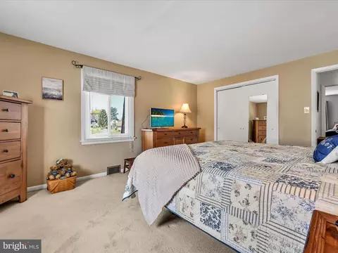 Bedroom - 15 Kings Blvd, Reading, PA 19607 photo 3 of 8