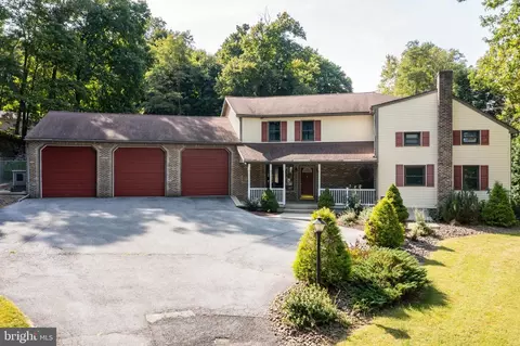 153 Stone Rd, Womelsdorf, PA 19567