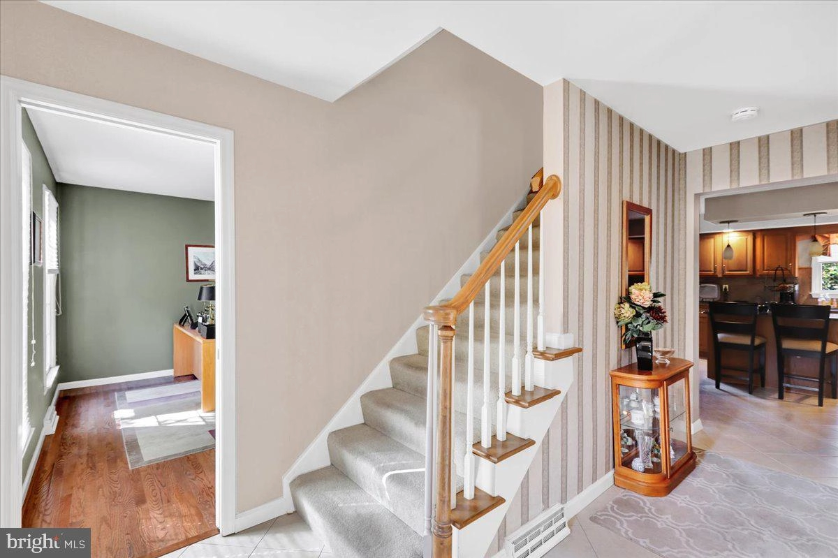 Entry Way - 519 Thomas Pl, Reading, PA 19608 photo 2 of 5