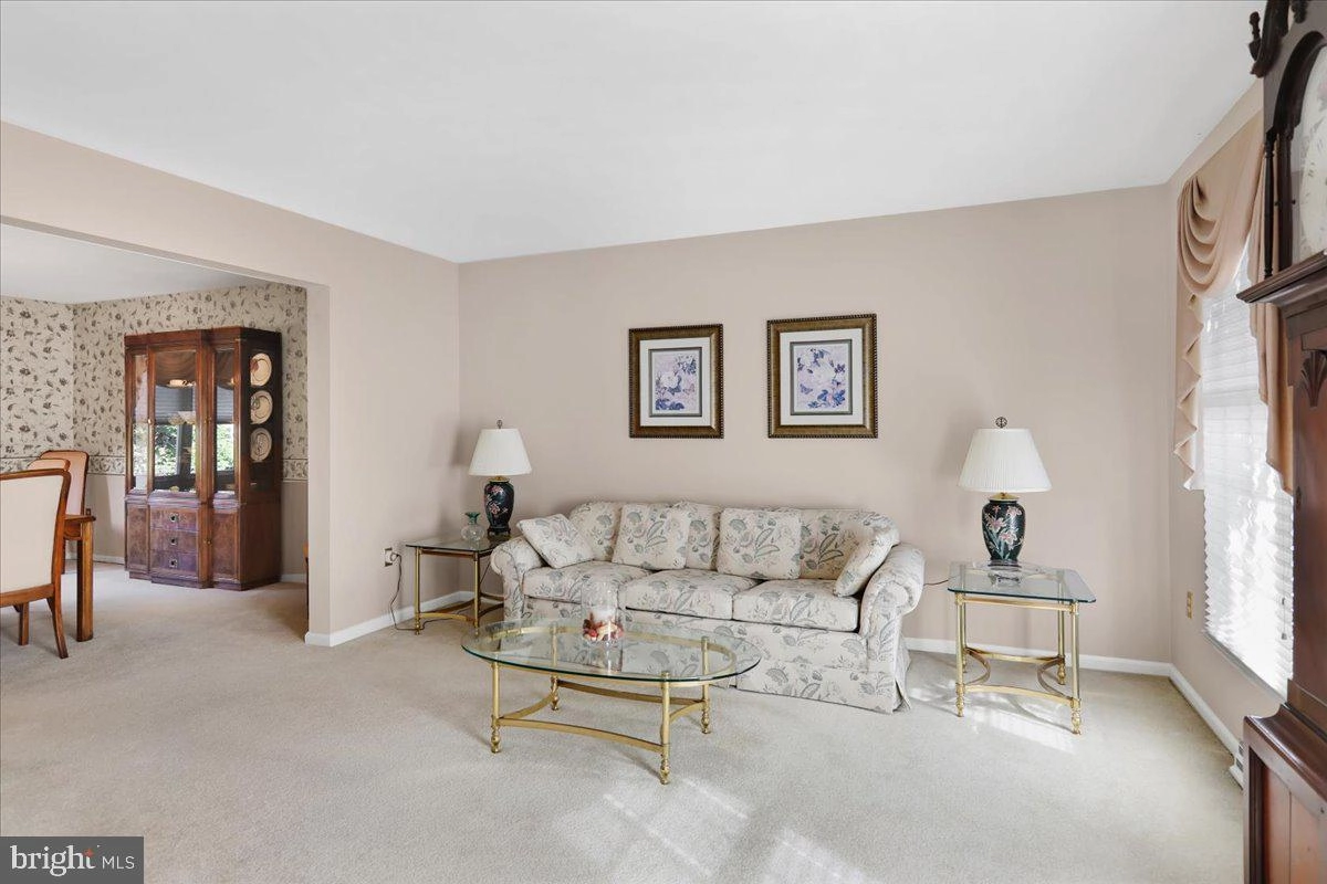 Living - 519 Thomas Pl, Reading, PA 19608 photo 1 of 2