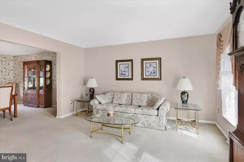 Living - 519 Thomas Pl, Reading, PA 19608 photo 1 of 2