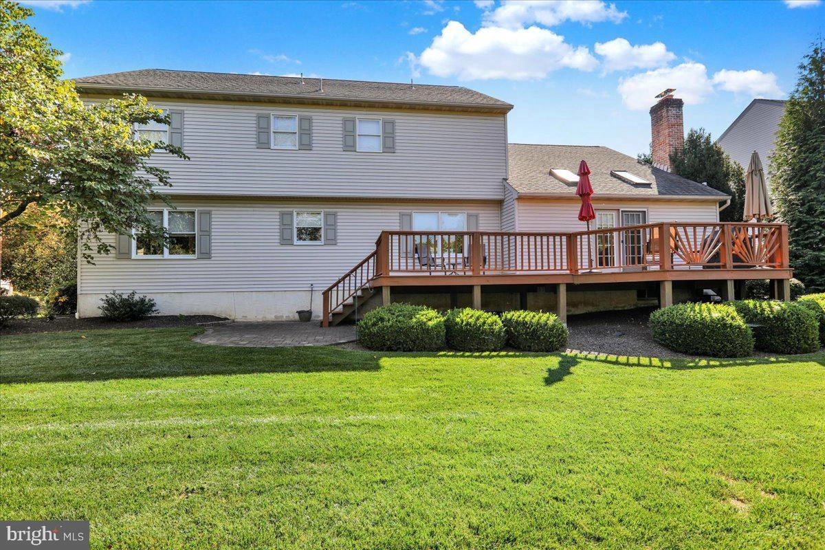Exterior - 519 Thomas Pl, Reading, PA 19608 photo 7 of 9