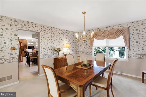 Dining - 519 Thomas Pl, Reading, PA 19608 photo 2 of 4