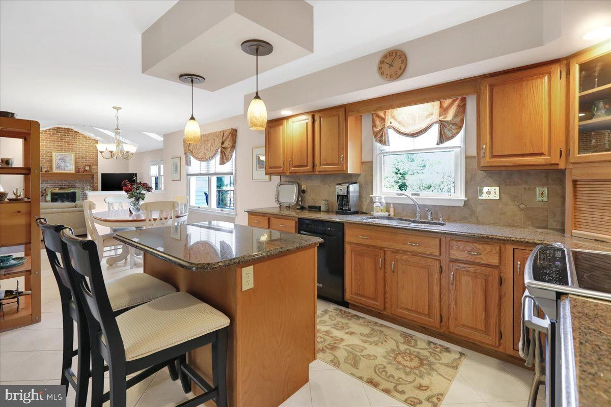 Kitchen - 519 Thomas Pl, Reading, PA 19608 photo 1 of 5