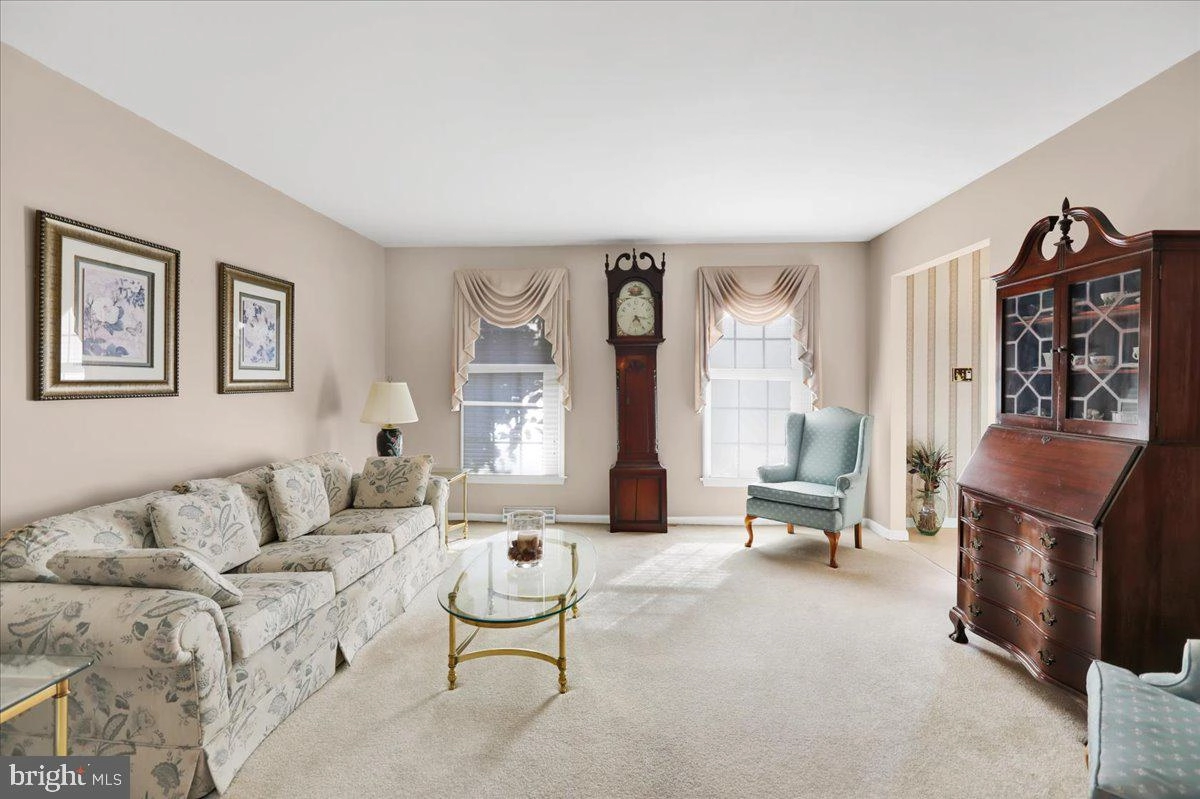 Living - 519 Thomas Pl, Reading, PA 19608 photo 2 of 2