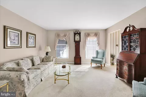 Living - 519 Thomas Pl, Reading, PA 19608 photo 2 of 2